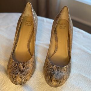 Saks Fifth Avenue Snakeskin Heels - Tan size 9.5 EUC